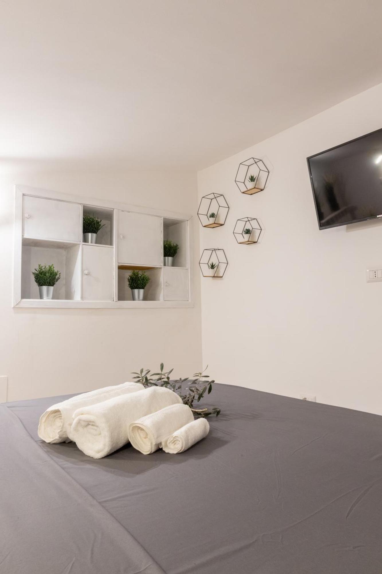 Suite Gli Ulivi Colonna Exterior foto